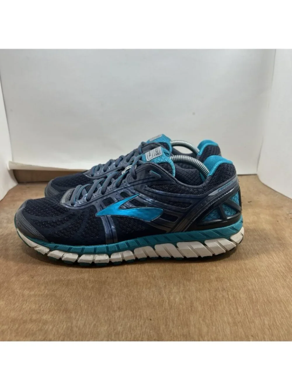 Brooks Ariel 16 Women Size 11.5 Blue Grey Walking Shoes